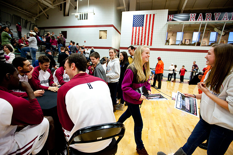 The nationally ranked, Harvard Mens basketball team hosted Dartmouth College on Saturday, January 7, 2012. The Crimson won 63-47.