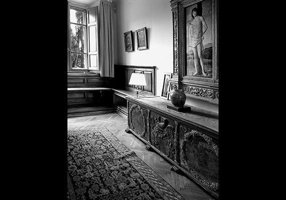 A Villa I Tatti interior in a photo by Alessandro Sardelli.
