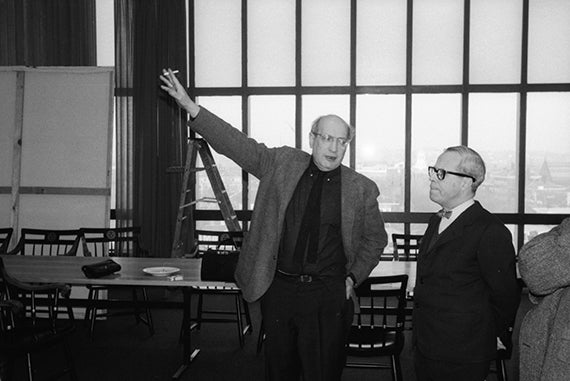 Mark Rothko (left) and Josep Lluís Sert inside the Holyoke Center in 1963. Photo by Elizabeth H. Jones