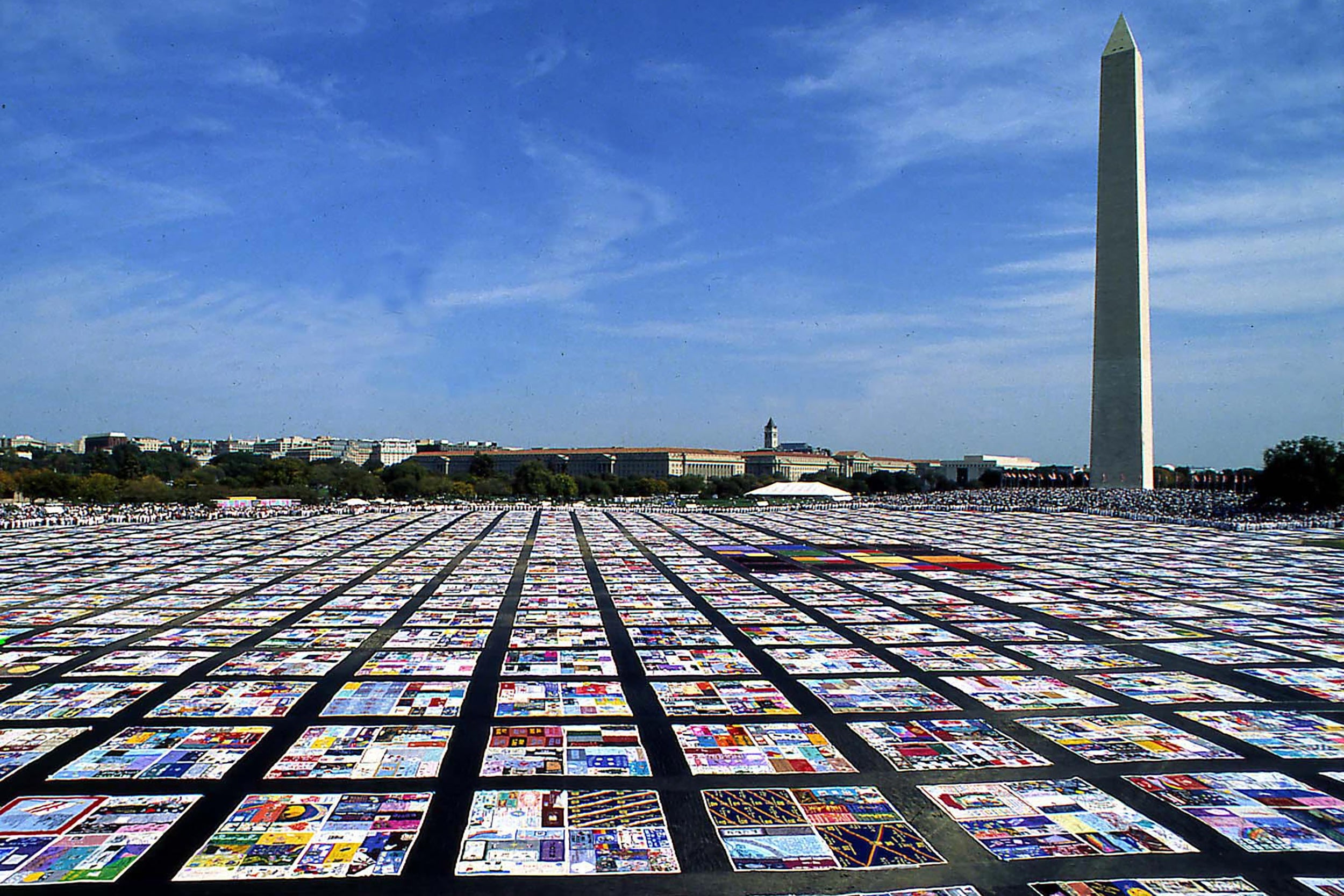 he AIDS quilt in front of the Washington Monument