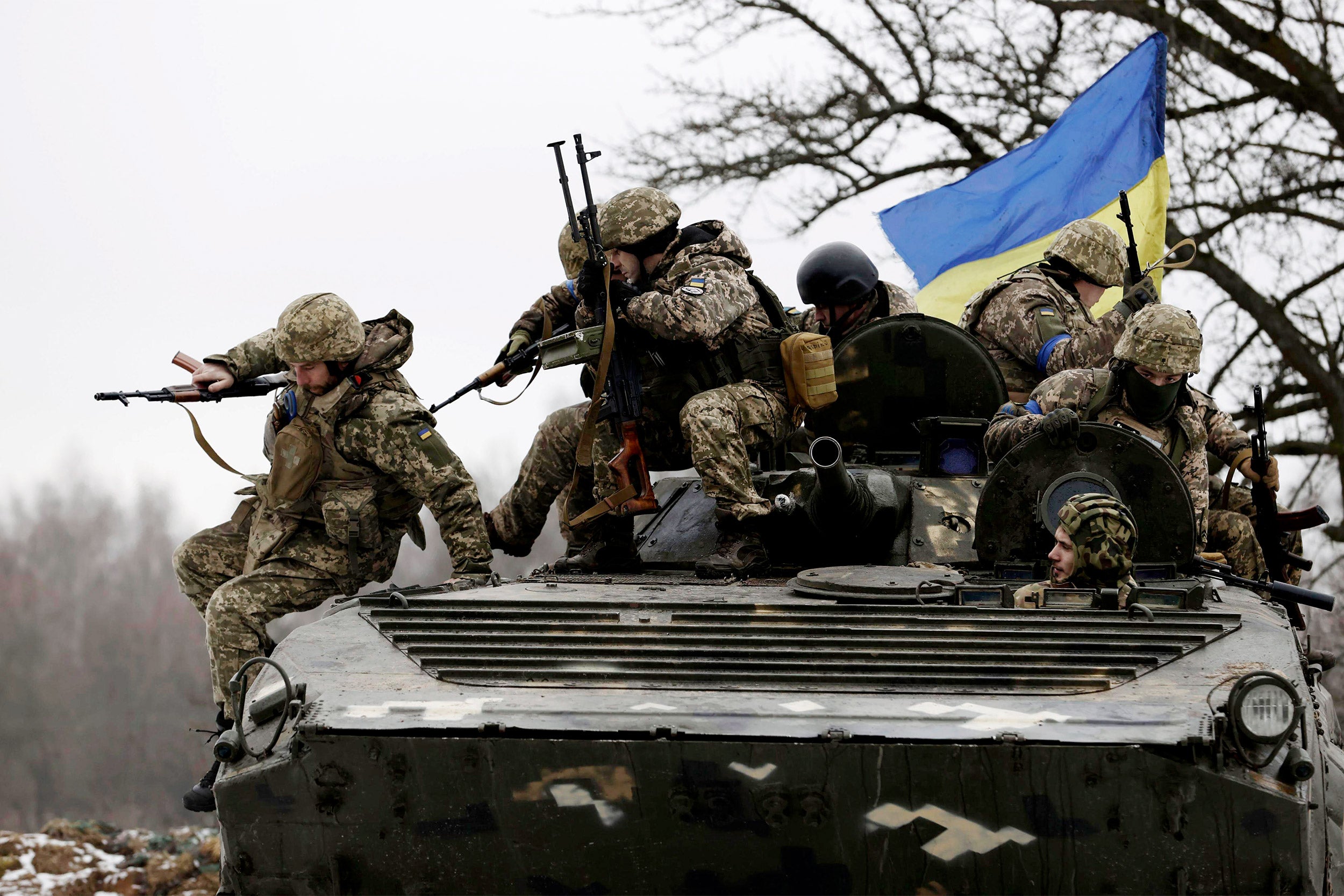 Ukrainian soldiers with a tank.