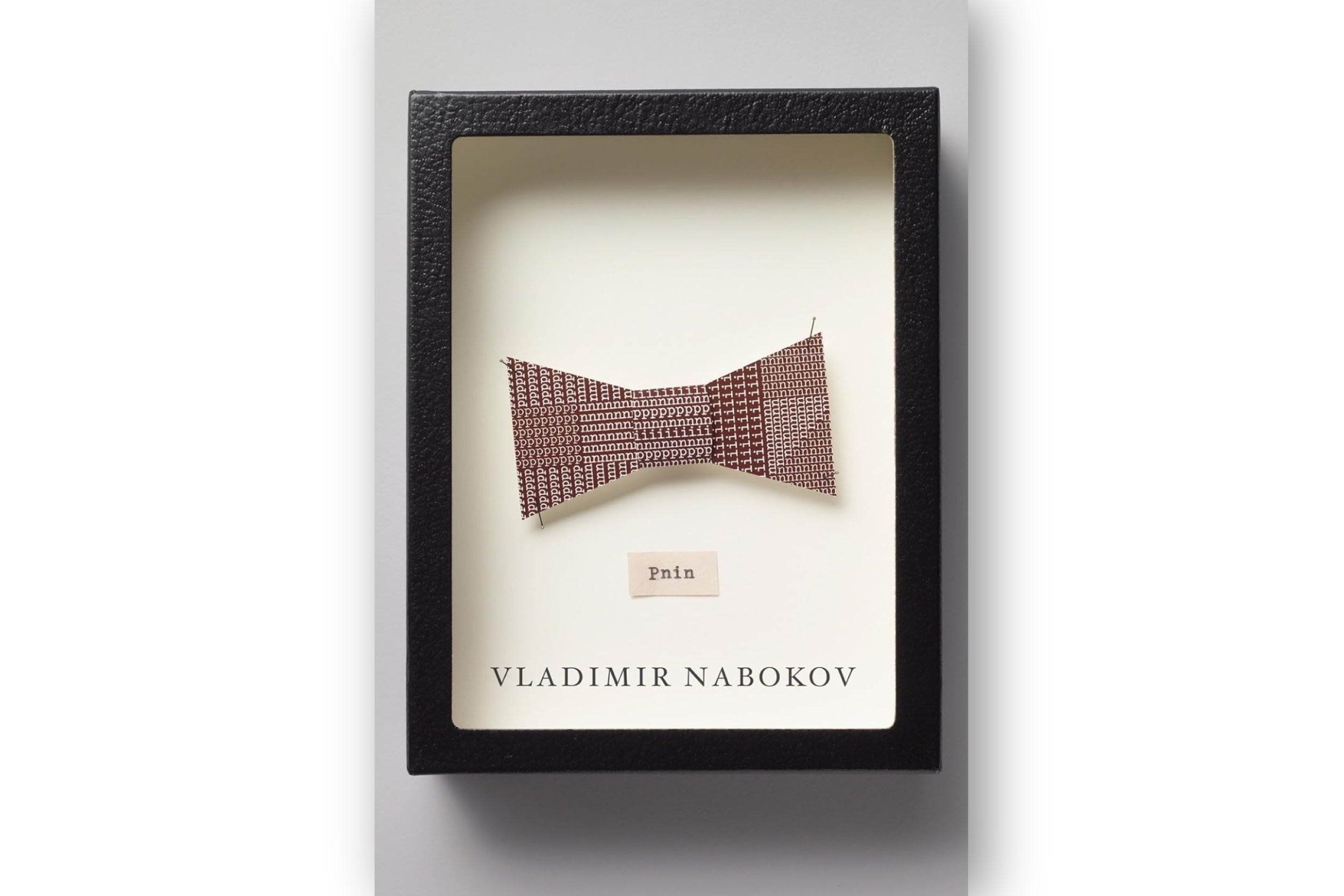 Kitap kapağı: Pnin Vladimir Nabokov'un yazısı.