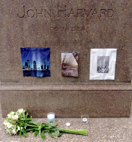 Memorial at John Harvard Statue