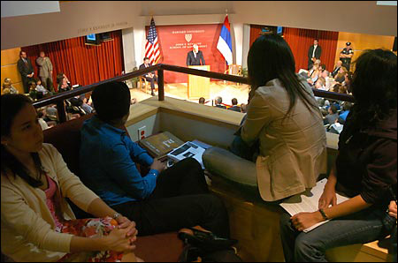 lecturegoers listen to Tadic