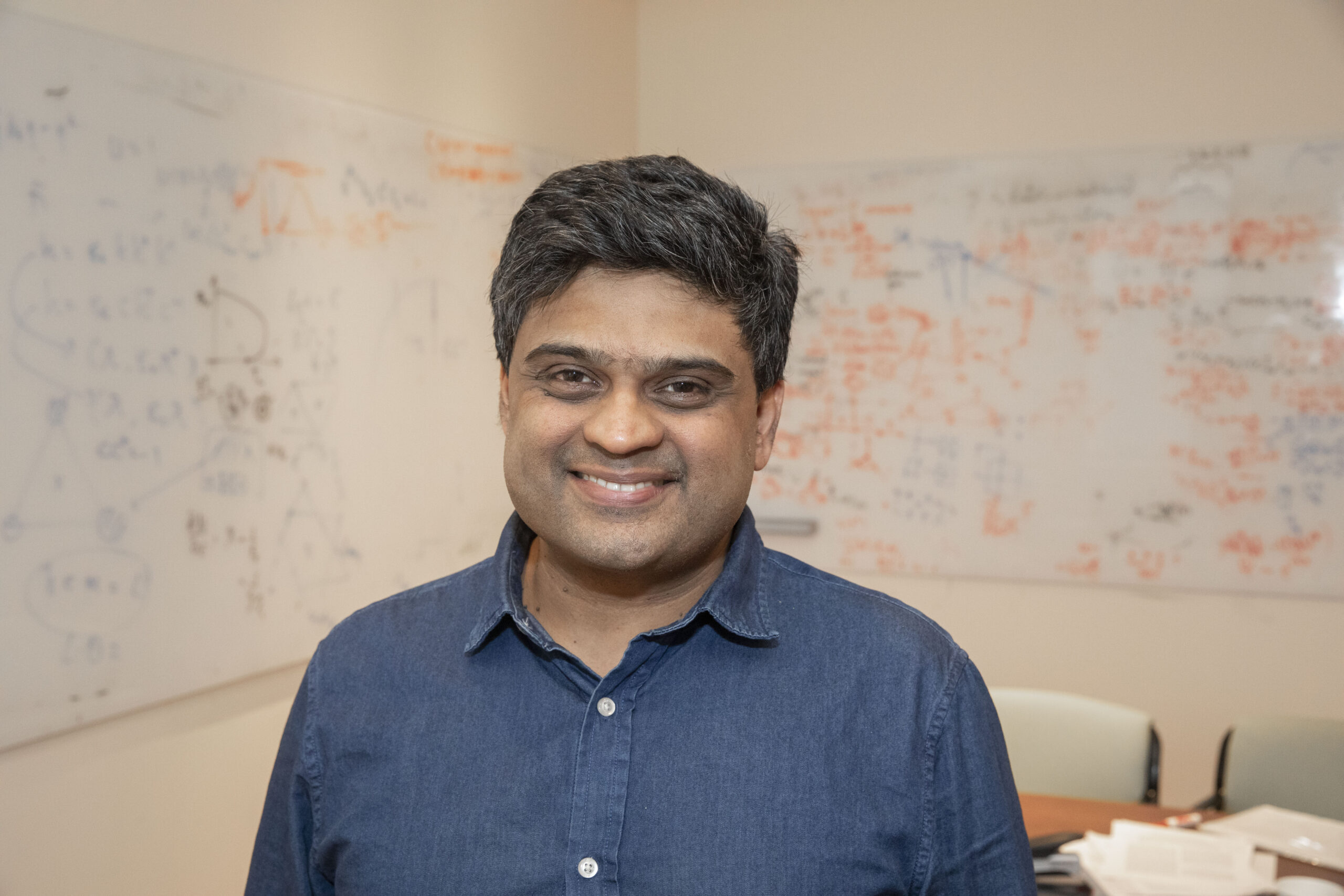 Ashvin Vishwanath receives Oliver E. Buckley Condensed Matter Physics 