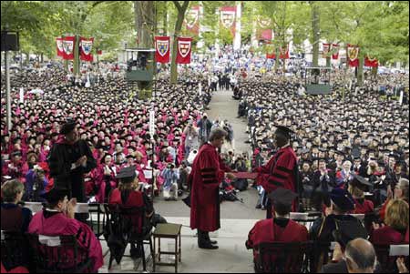 Commencement crowds watch as Kofi Annan receives honorary doctorate