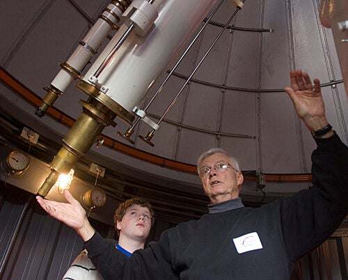 The Harvard-Smithsonian Center for Astrophysics’ Bruce Ward teaches Kuss Middle School students from Fall River, Mass., during a visit to the Harvard Observatory’s Great Refractor, Clark, and MicroObservatory telescopes.