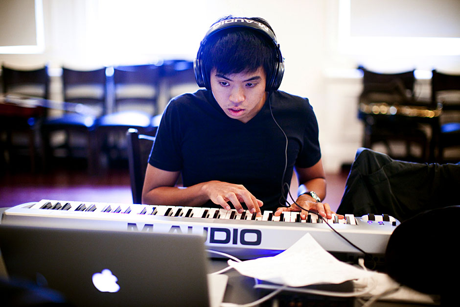 Alastair Su '14 of the musical composition team lays down some tracks. Stephanie Mitchell/Harvard Staff Photographer