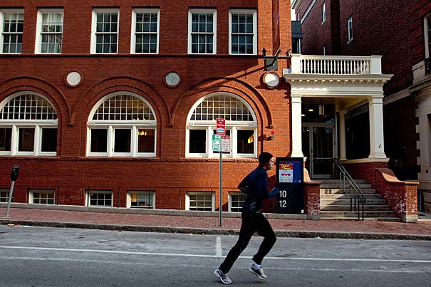 Harvard on the Move, which kicks off Jan. 26 with a panel discussion at Sanders Theatre, is a running and walking program designed for  students, faculty, staff, alumni, and neighbors in Cambridge, Boston, and the surrounding area. The program will include weekly runs and walks organized by the University.