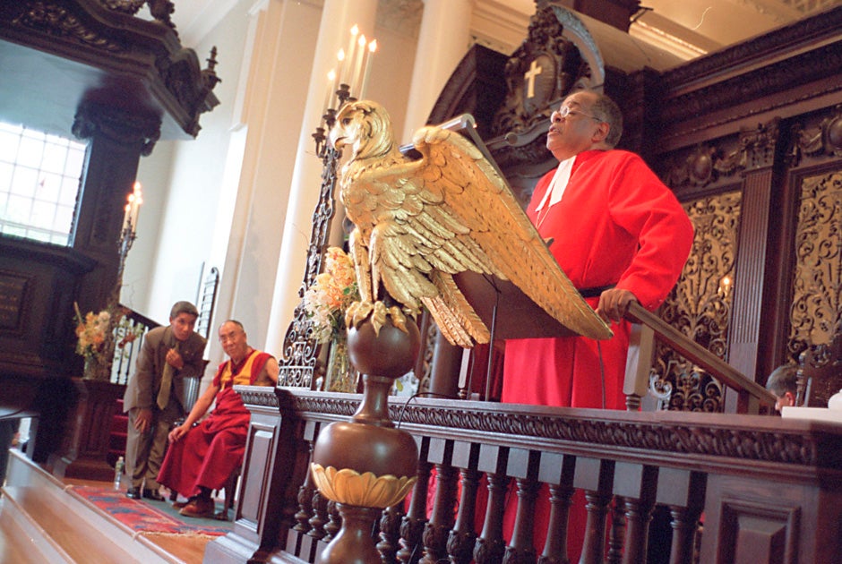 The Rev. Peter J. Gomes speaks at a ceremony in the Memorial Church during a visit to Harvard by His Holiness the Dalai Lama in 2003. Justin Ide/Harvard Staff Photographer