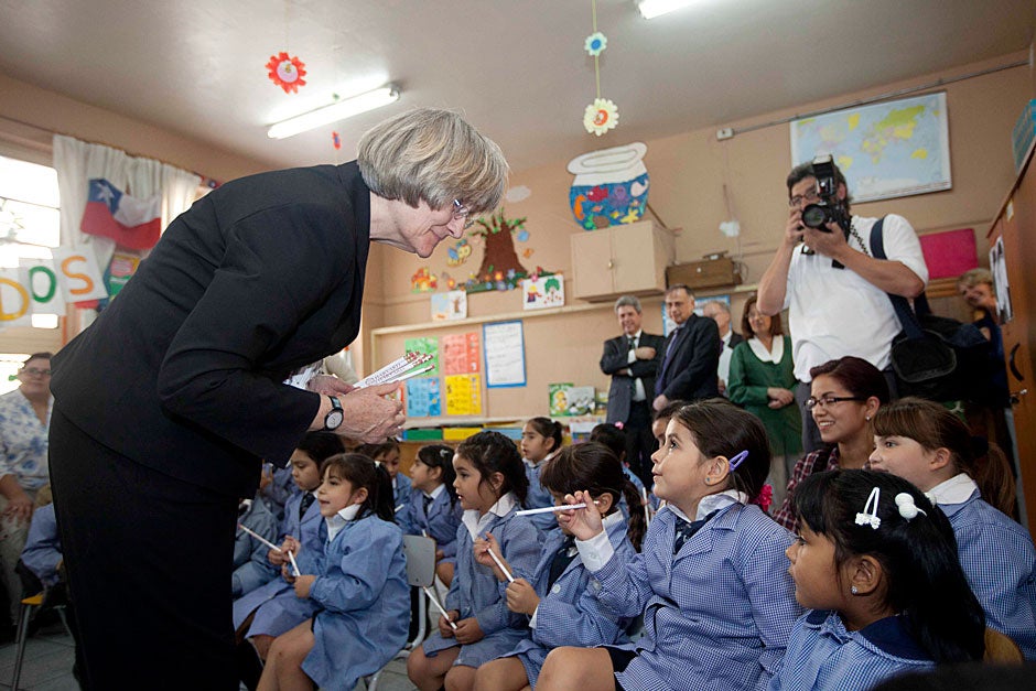 March 21, 2011. Harvard President Drew Faust visits a classroom that is part of the Un Buen Comienzo program in Santiago, Chile. Photo by Kris Snibbe/Harvard Staff Photographer
