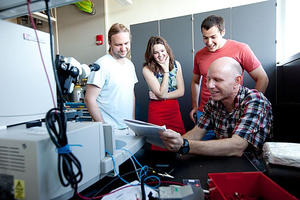 Professor Amir Yacoby worked with Oliver Dial (left), Shannon Harvey, and Michael Shulman on a new method for establishing entanglement between two qubits. 