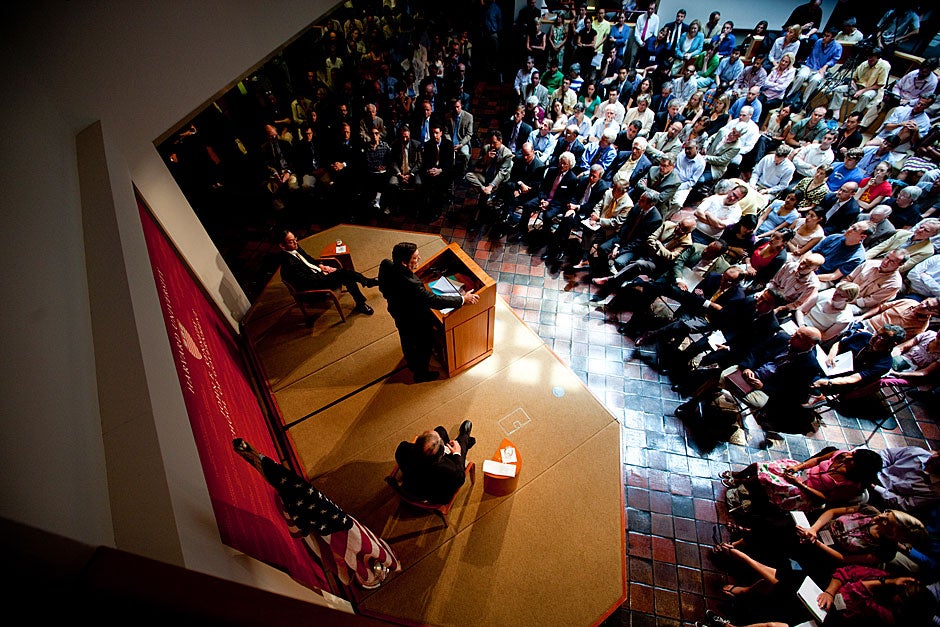In 2009, U.S. Secretary of Energy Steven Chu delivered a talk titled “Laying the Foundation for the Next Generation of Clean Energy Jobs.” Chu was introduced by Harvard Kennedy School Dean David T. Ellwood and Rep. Edward J. Markey, D-Mass. Rose Lincoln/Harvard Staff Photographer