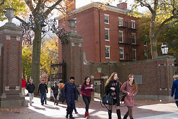 Under the Early Action program, Harvard sent admission notifications to 992 prospective members of the Class of 2018. 