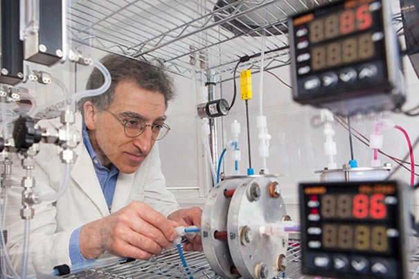 A metal-free flow battery that relies on the electrochemistry of naturally abundant, inexpensive, small organic (carbon-based) molecules was designed, built, and tested in the laboratory of  SEAS Professor Michael J. Aziz (pictured).