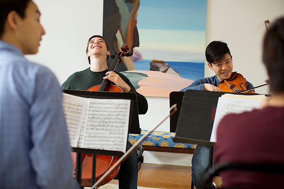 Sascha Bercovitch and Jiho Kang rehearse with the Quad Quartet.