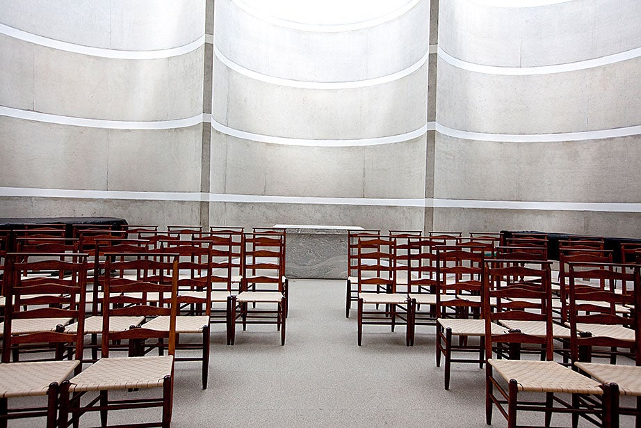 Twenty-seven-foot-high rounded concrete walls encase the sanctuary, which is used for nondenominational services, ceremonies, and concerts. 
