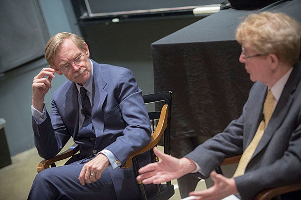 Michael McElroy (right), Harvard’s Gilbert Butler Professor of Environmental Studies and chair of the Harvard China Project, spoke with Belfer Center senior fellow and former World Bank President Zoellick. During the exchange, Zoellick outlined several challenges facing China, including its increasing pollution problems.