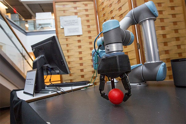 Professor Robert Howe’s research team realized their robotic grasper could have an even wider reach beyond the lab, streamlining tasks in logistics, distribution, or manufacturing. 
