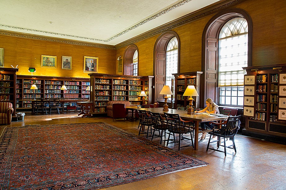 Elizabeth Koch ’18 studies inside the Eliot House library.