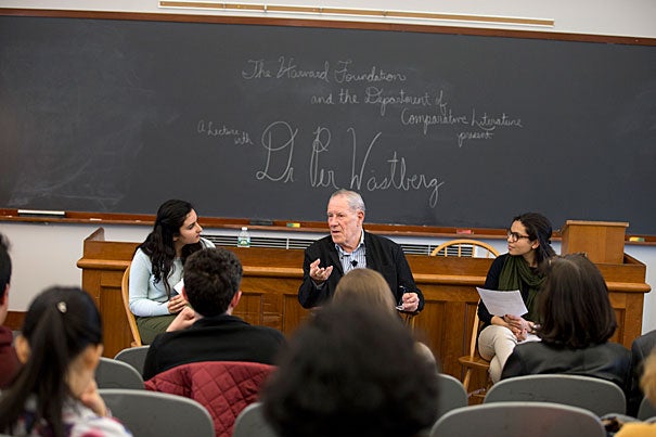 In conversation with student interviewers Mahnoor Ali '19 (left) and Cary Williams '16 (right), Per Wästberg, chairman of the Nobel Committee for Literature, discussed the prize's history and selection process. 