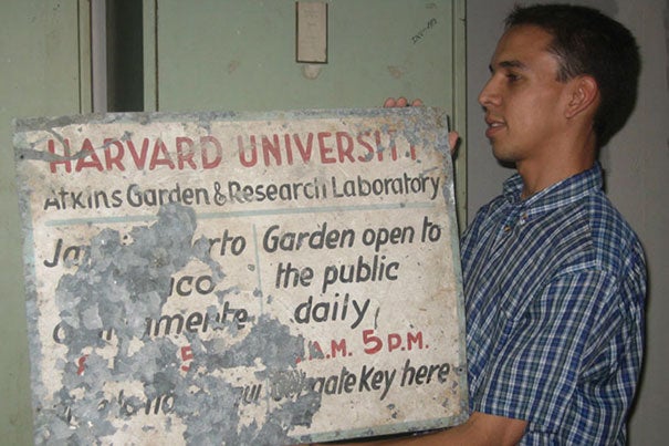 A sign from the Harvard-era Botanical Station for Tropical Research and Sugarcane Investigations/Atkins Institution based in Cuba.