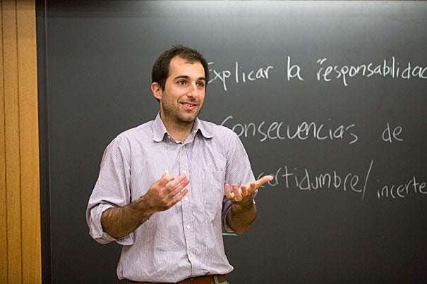 Harvard Law School alumnus Joey Michalakes teaches a Spanish course for HLS students who need help translating legal concepts and terminology to serve their Latino and Hispanic clients, most of whom speak only Spanish.