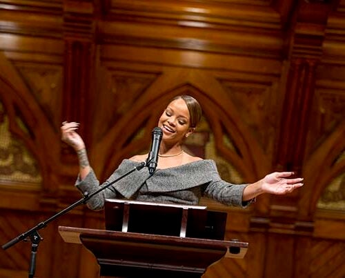 “I know that each and every one of you can help someone else,” Rihanna told the crowd at Sanders Theatre. “All you need to do is help one person, expecting nothing in return. To me, that is a humanitarian.”