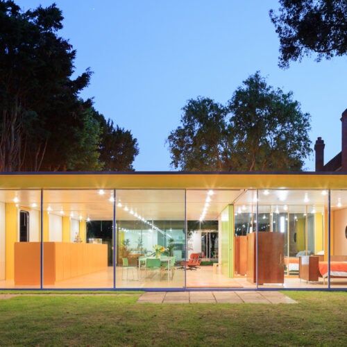 The modular home world-renowned British architect Richard Rogers designed for his parents in the 1960s now serves as an urban studies lab for the Harvard Graduate School of Design.