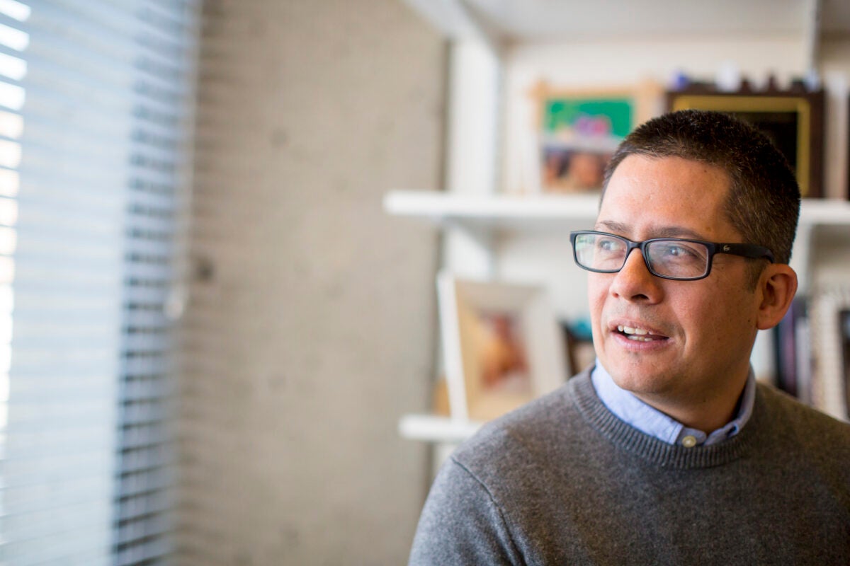 HGSE Professor Roberto Gonzales is one of the organizers of the DACA seminar at Harvard, a series of events exploring questions about the termination of DACA and TPS, deportations, and the current state of immigration policy. 