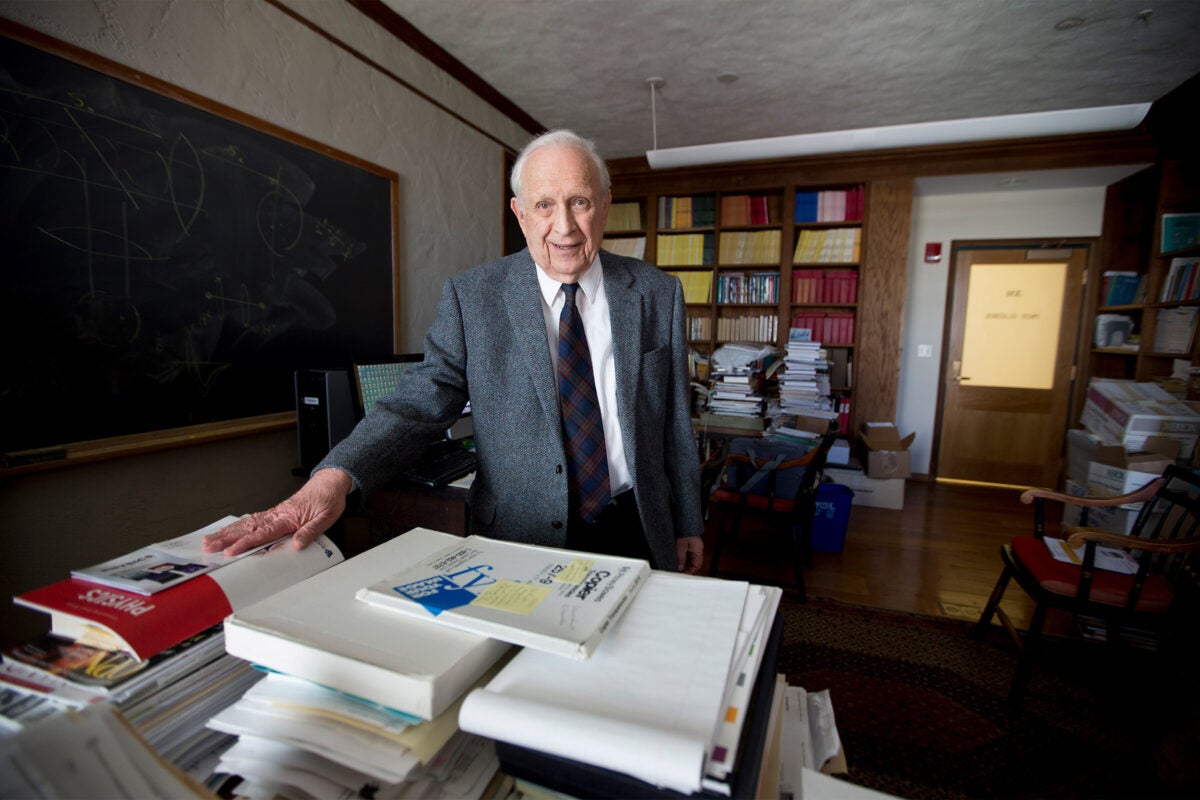 Roy J. Glauber ’46, who received the Nobel Prize in physics in 2005, passed away on Dec. 26, 2018.
