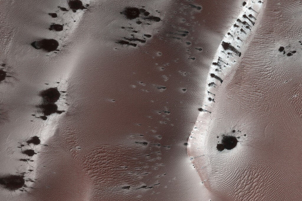 Imaging of dunes on Mars