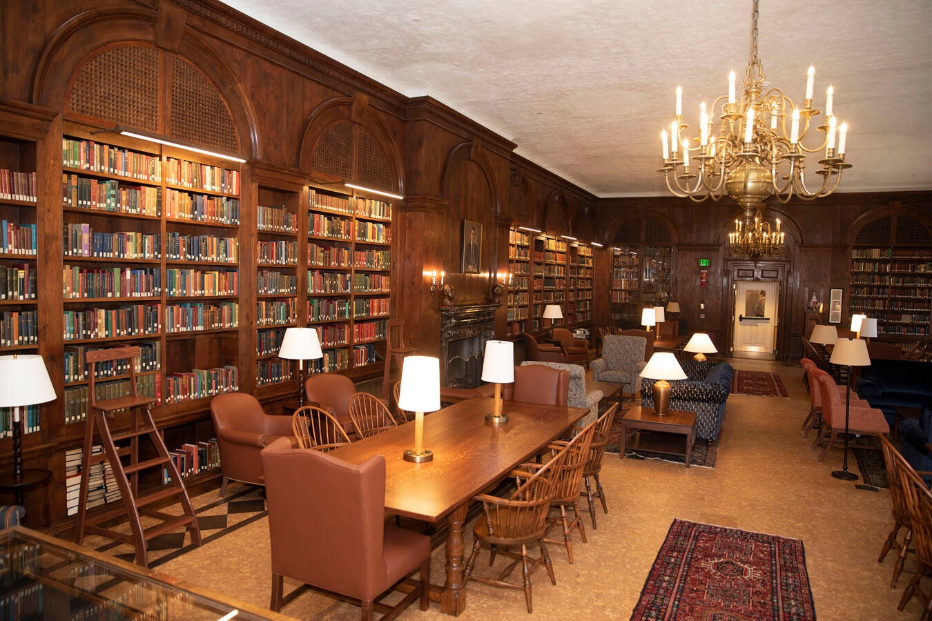 Lowell House's library