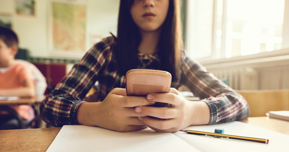 Experts see pros and cons to allowing cellphones in class — Harvard Gazette