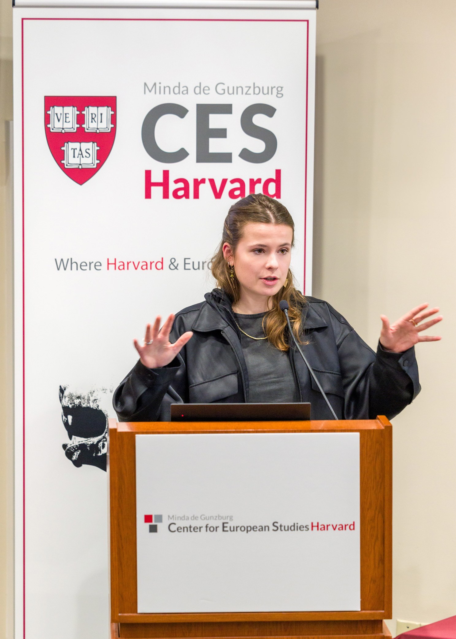 Climate activist Luisa Neubauer speaking at CES event.