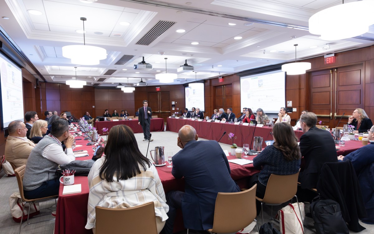 Professor Jonathan Zittrain speaks to a packed room of newly elected members of Congress and observers during his panel discussion, “Implications of Artificial Intelligence.”