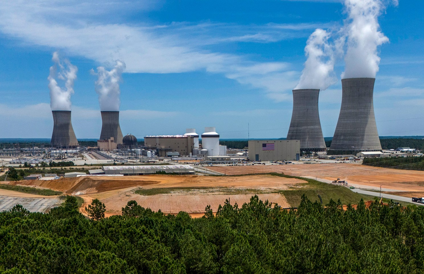 Four nuclear reactors and cooling towers in Waynesboro, Ga.