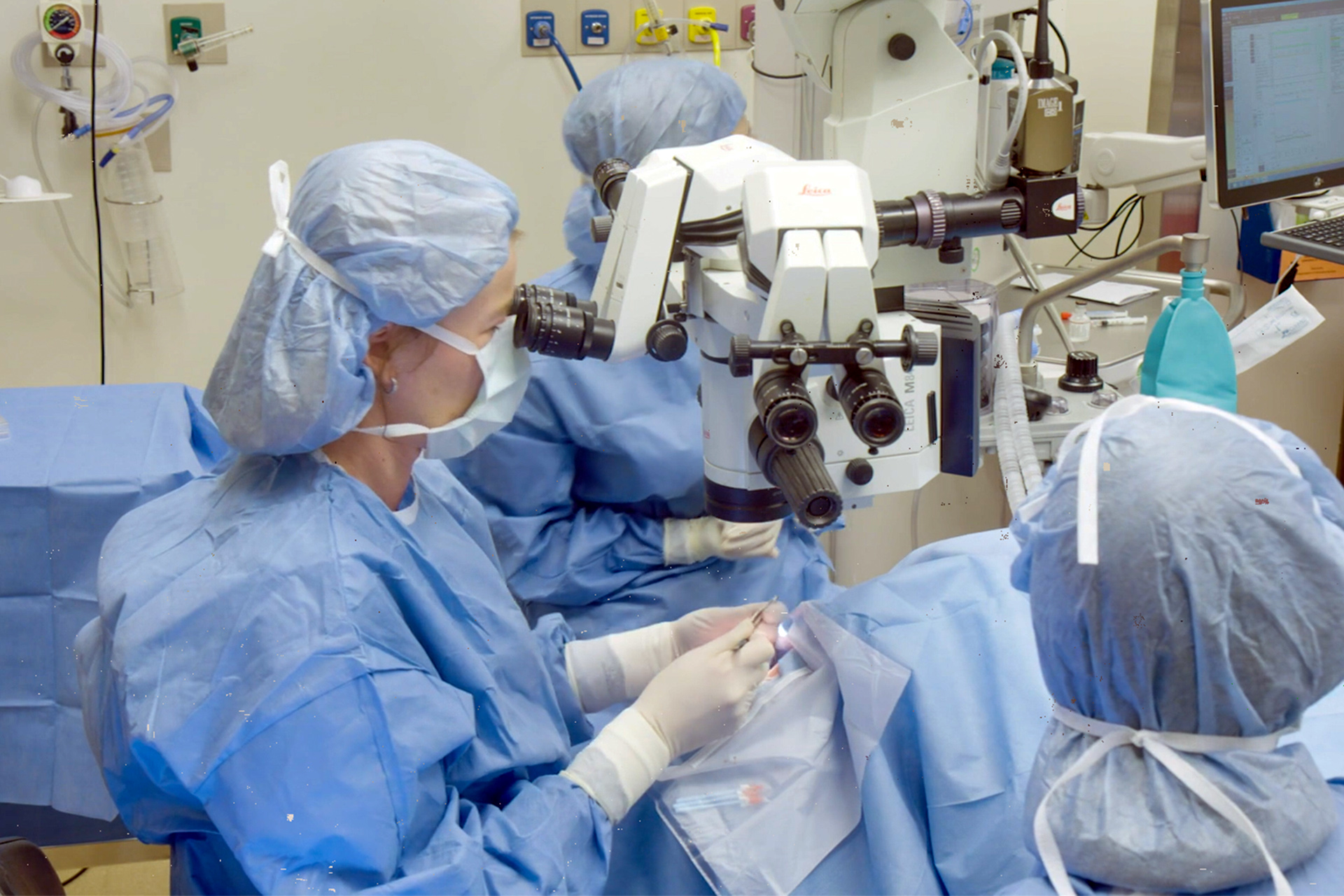 Ula Jurkunas and team perform stem cell therapy transplant on patient with corneal injury at Mass Eye and Ear.