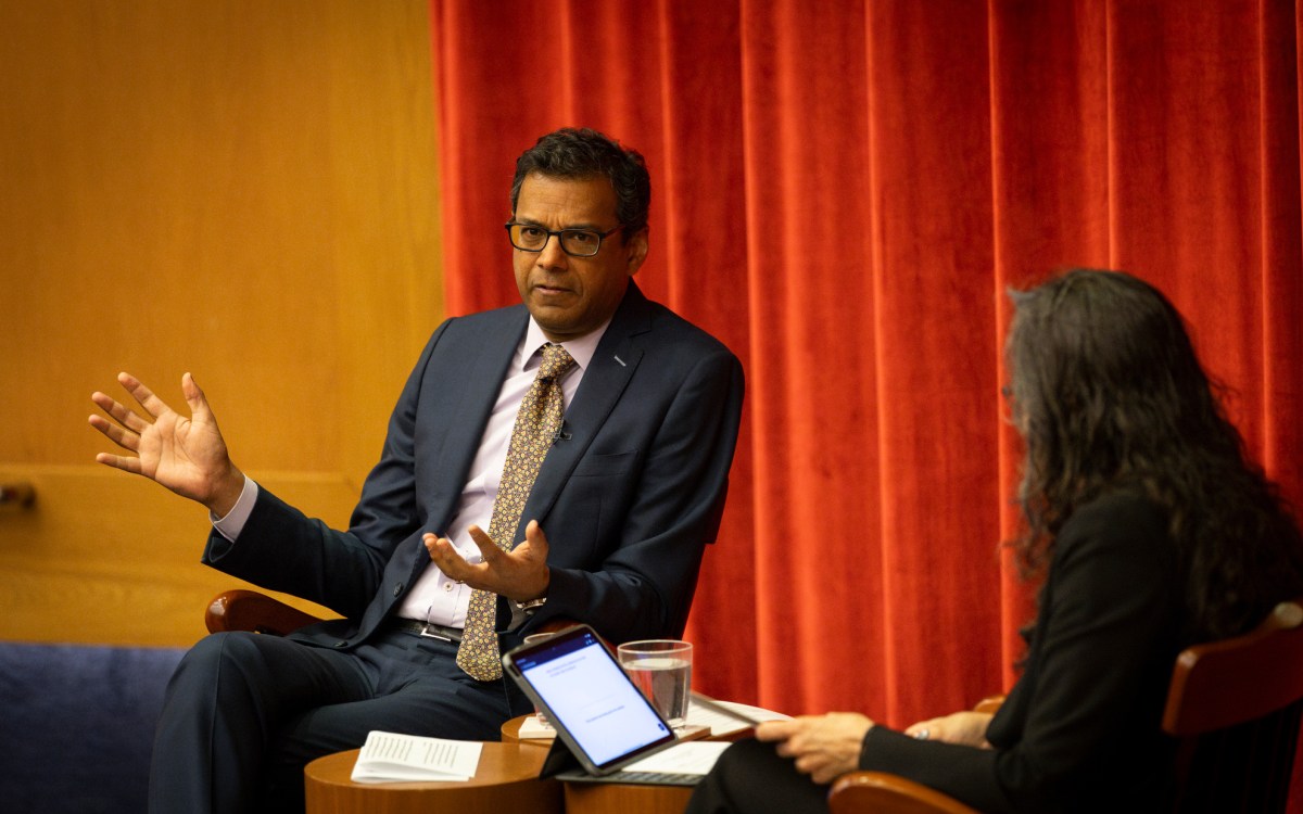 Atul Gawande speaking with Marcia Castro.