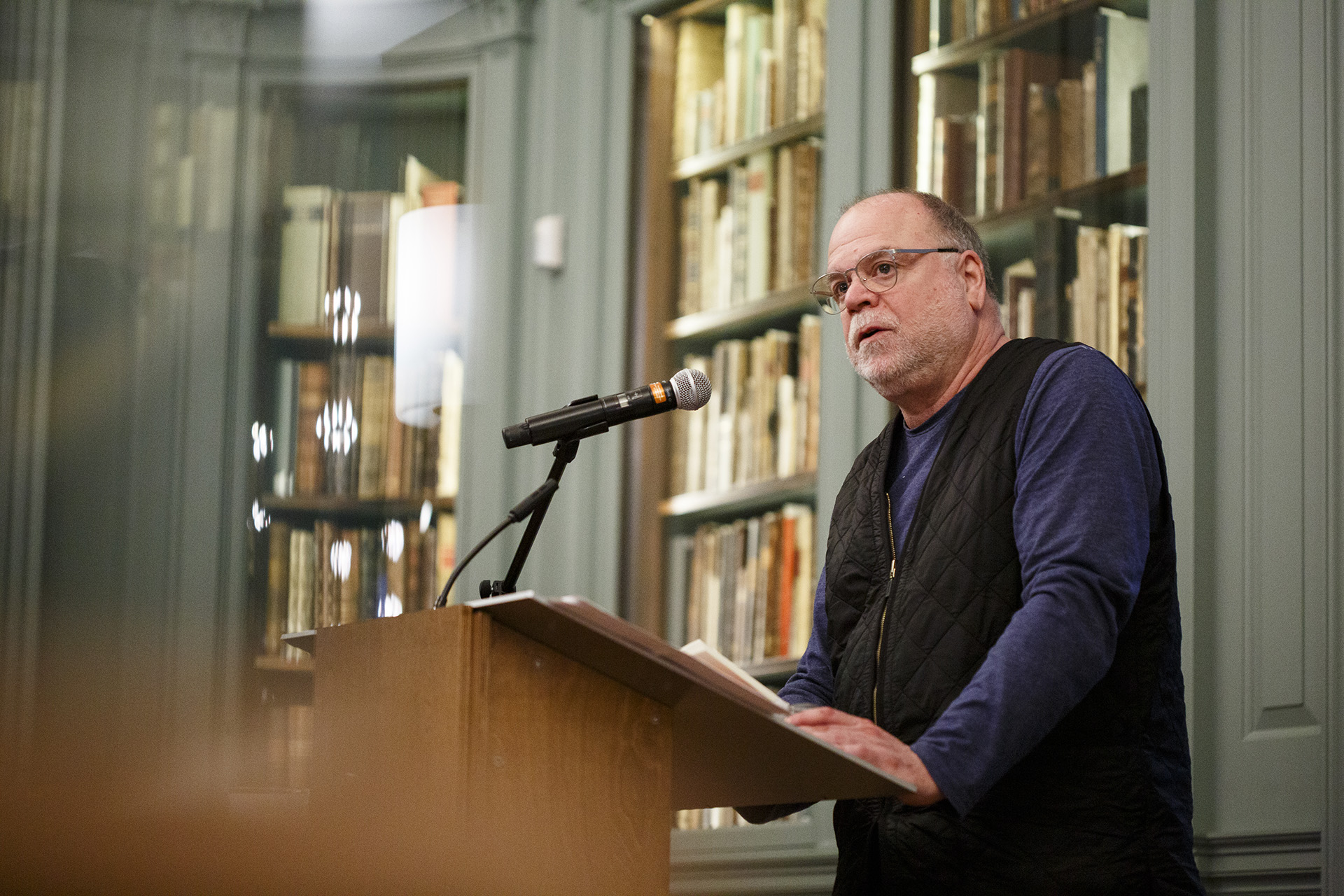 Peter Gizzi reads poetry at Houghton Library.