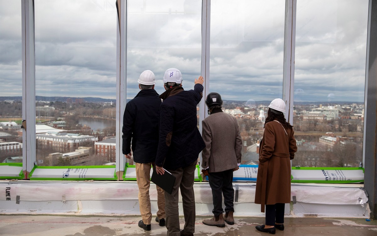 Roche executives visit Harvard's ERC in March.