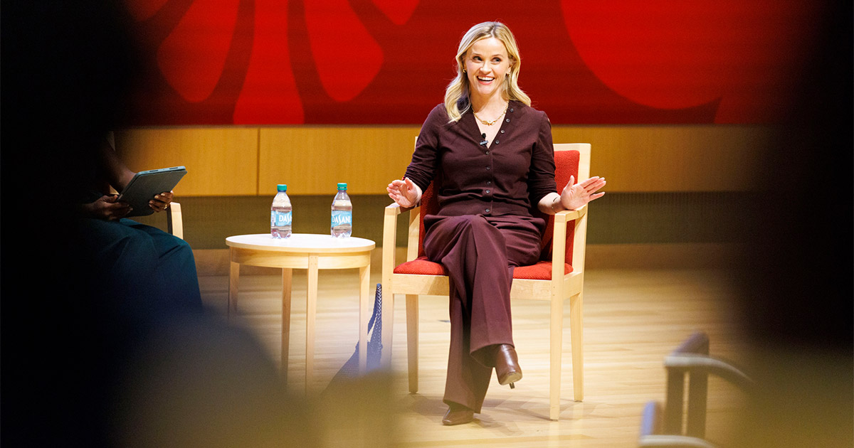 Reese Witherspoon returns to Harvard in a different role - Harvard Gazette