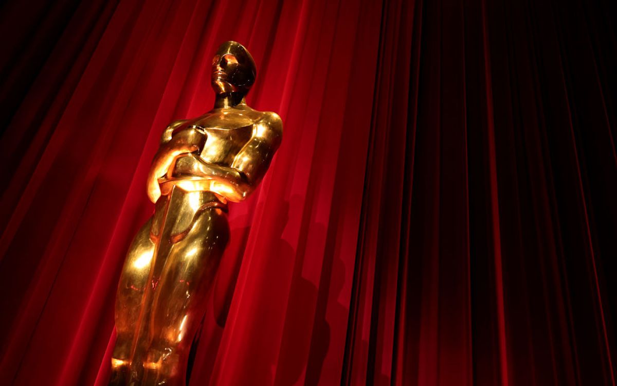 oscar statue